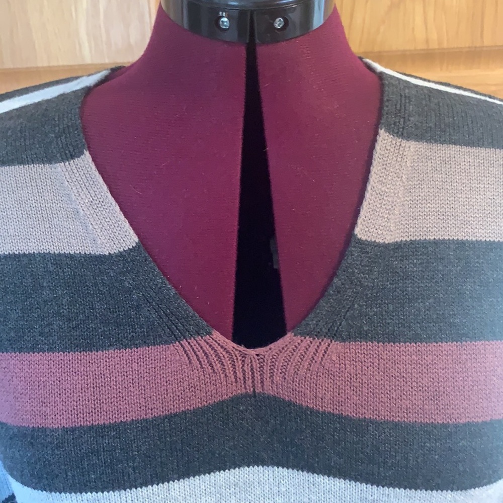 Express Sweater - Picture 7 of 12